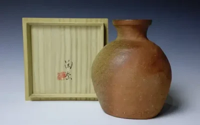 A incrível beleza rústica da cerâmica Bizen